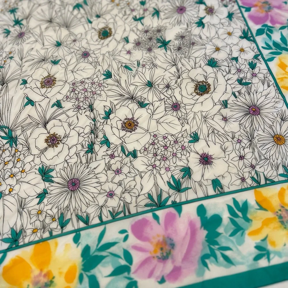 Vintage Floral 🌸 Scarf